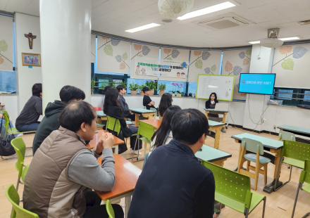 삼천리종사자 12명을 대상으로 장애인식개선교육을 하고 있다.